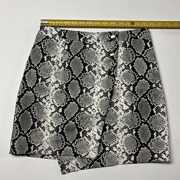 Tobi faux snake skin skirt - Picture 7 of 7